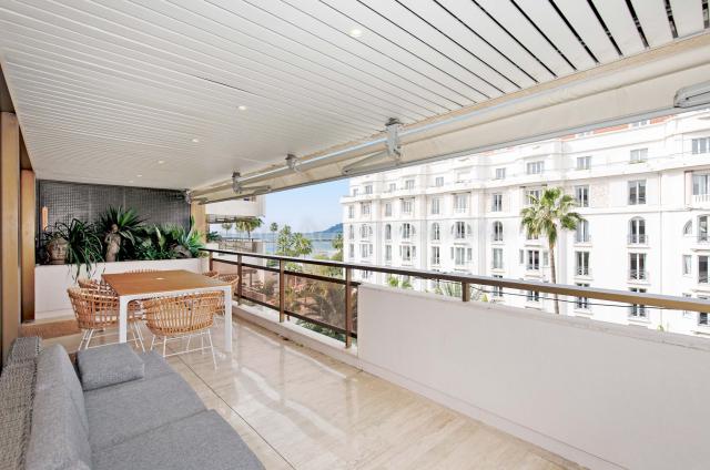 Regates Royales of Cannes 2024 apartment rental D -148 - Details - Gray 5F3